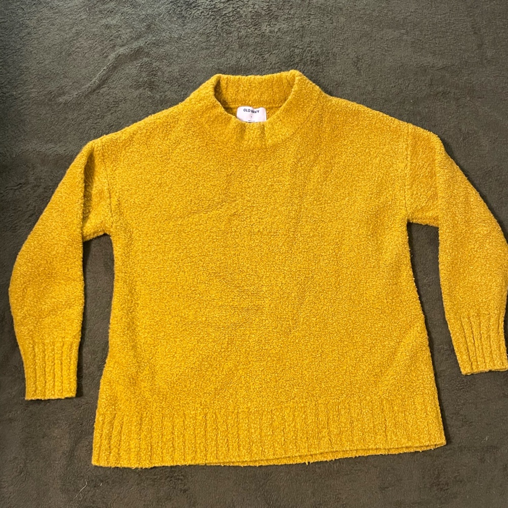 Old Navy Women’s sweater